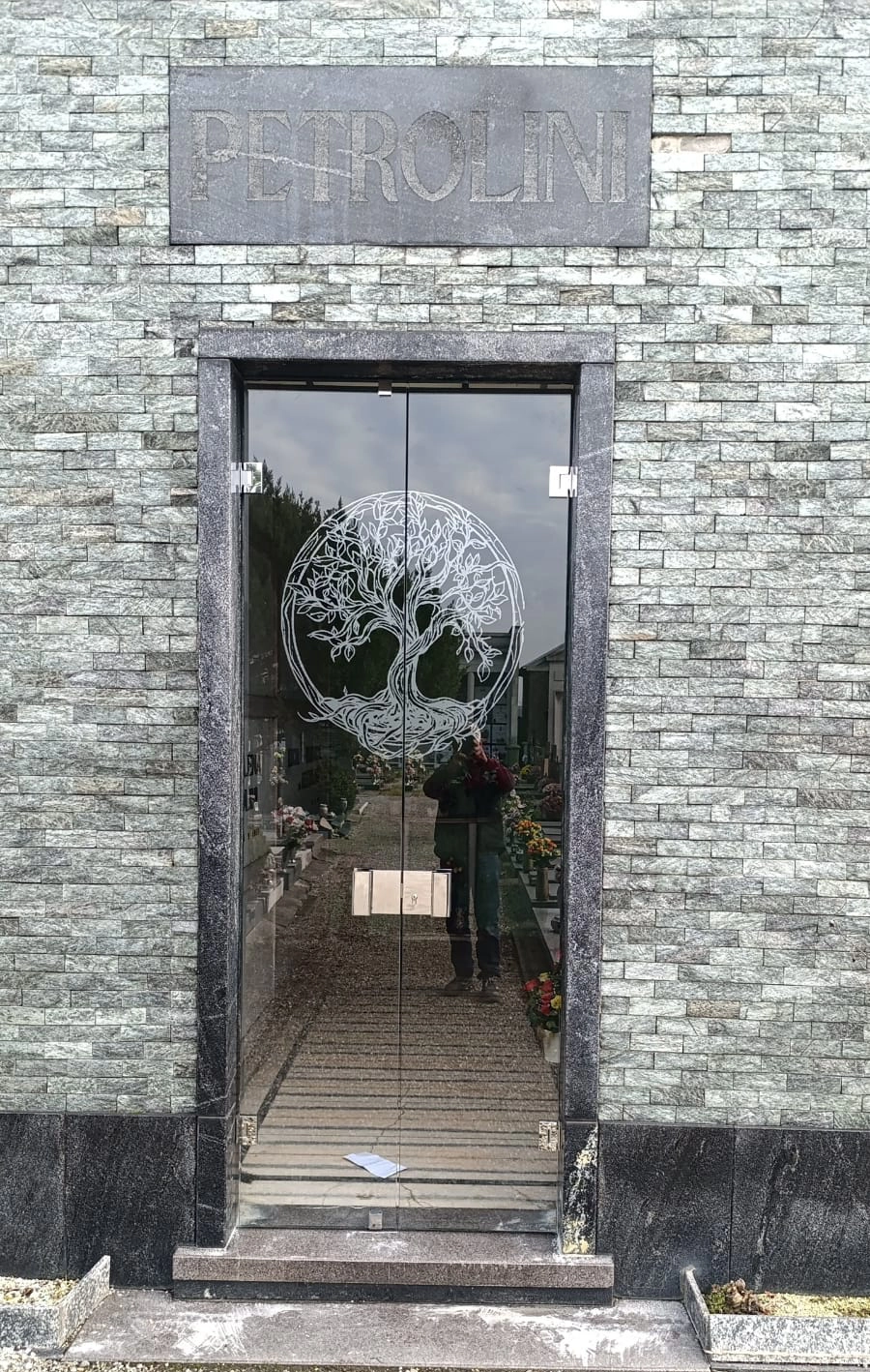 porta per cimitero in cristallo porta per cimitero in cristallo